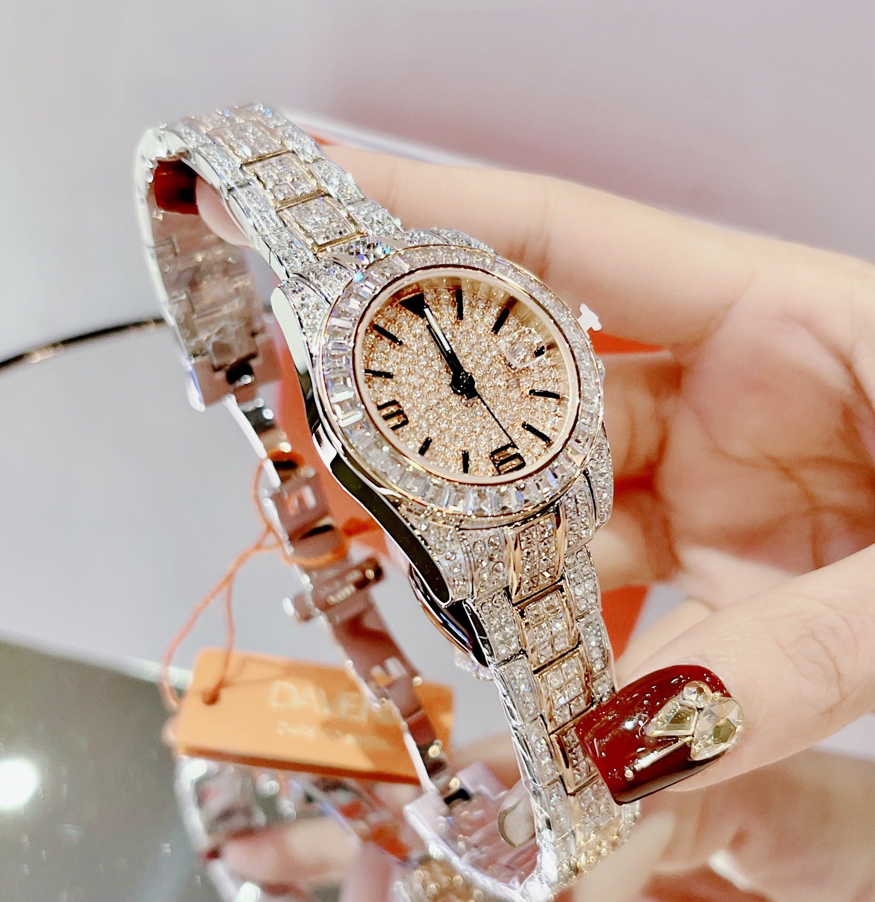 Đồng hồ chính hãng Davena nữ Davena 60313 Demi Rose đính đá (2) Đồng hồ chính hãng Davena nữ Davena 60313 Demi Rose đính đá