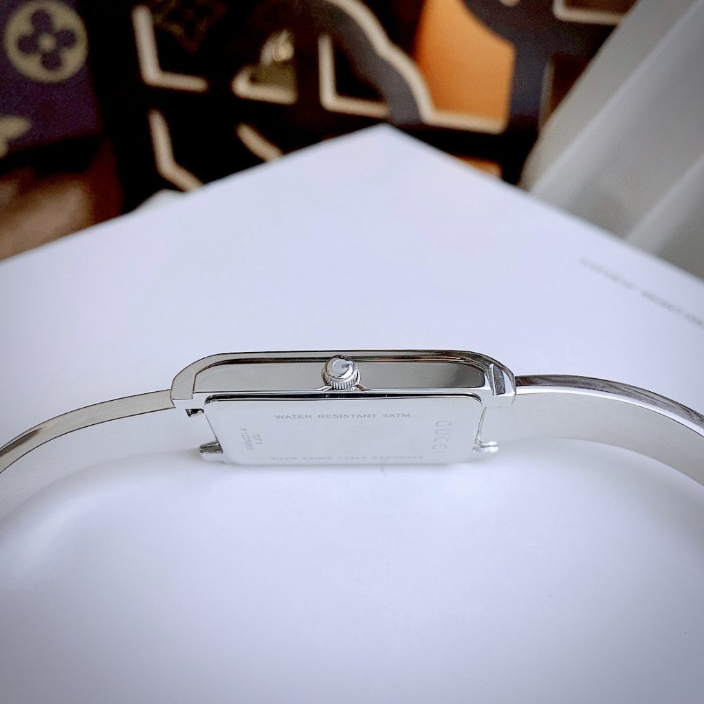 Đồng hồ nữ GUCCI HORSEBIT BRACELET 1500 YA015527 mặt trắng 37x21mm