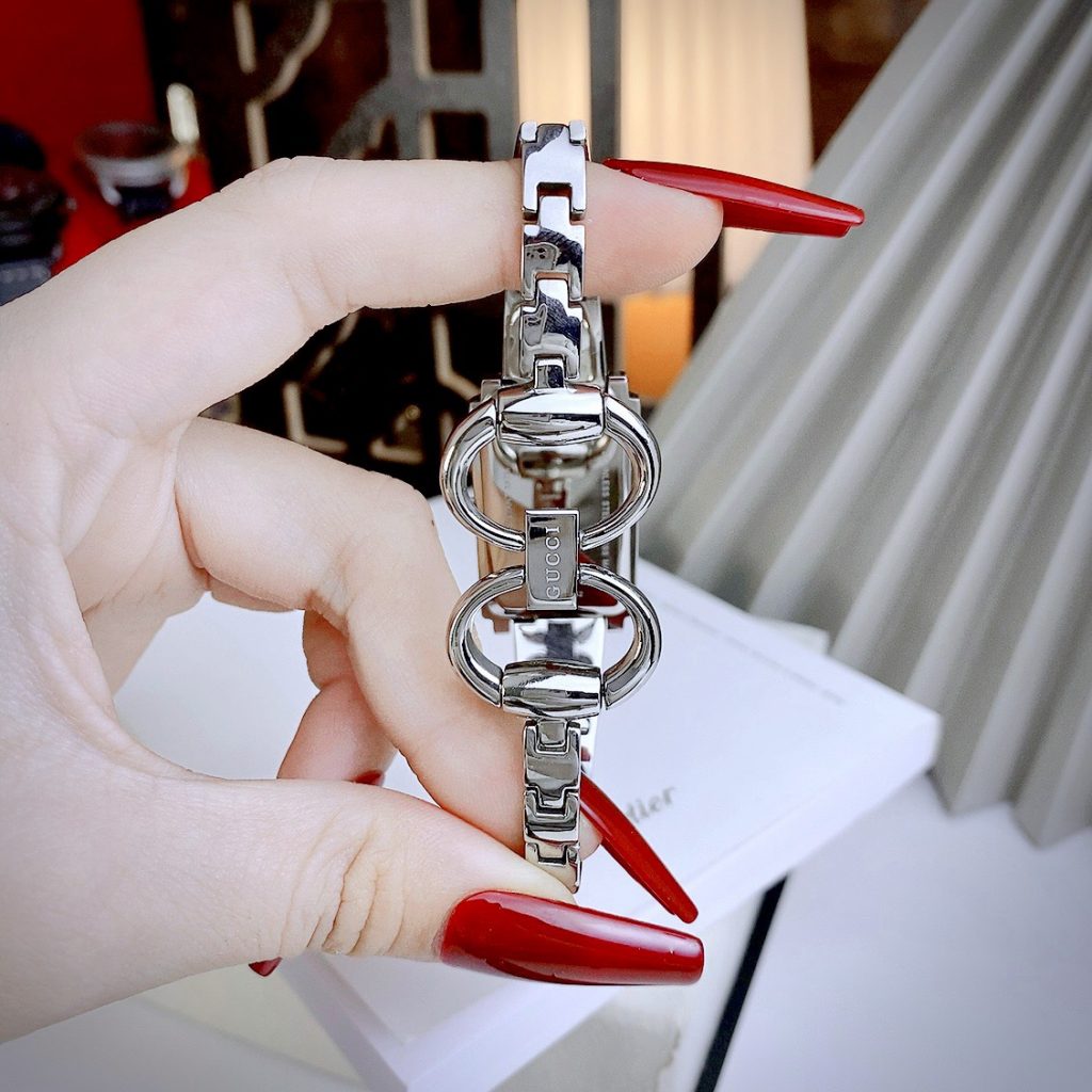 Đồng hồ nữ GUCCI HORSEBIT BRACELET 1500 YA015527 mặt trắng 37x21mm