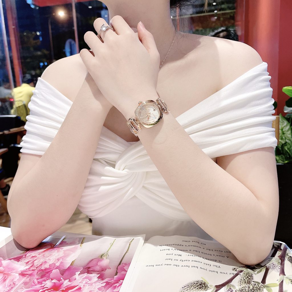 Đồng hồ Davena nữ 60321 chính hãng dáng lắc tay đính đá 30mm (1)