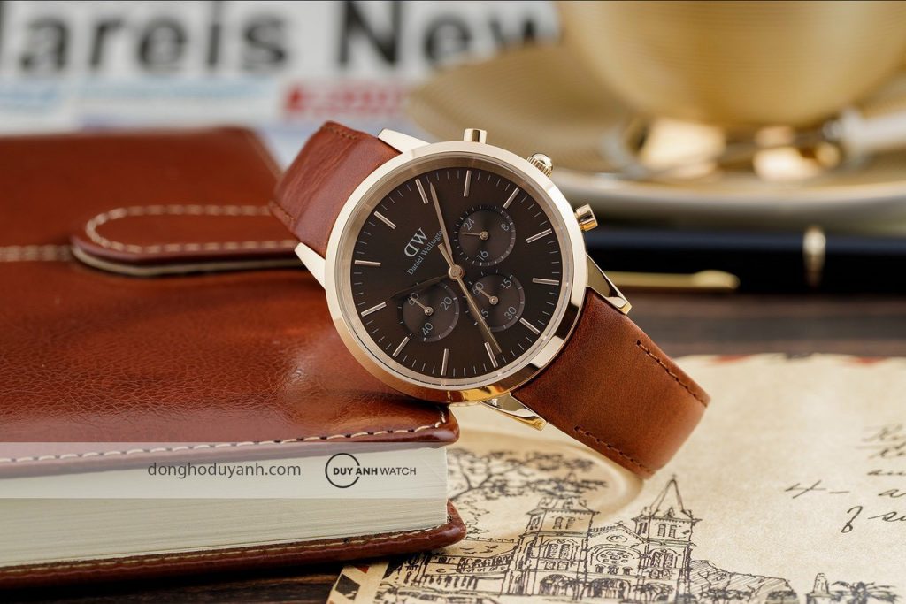 Đồng hồ Dw Chrograph nam dây da DW00100646 Fake giá rẻ 42mm
