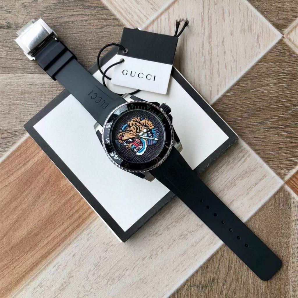 Đồng hồ Gucci Dive Tiger Ya136318 nam dây cao su 40mm