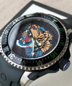 Đồng hồ Gucci Dive Tiger Ya136318 nam dây cao su 40mm