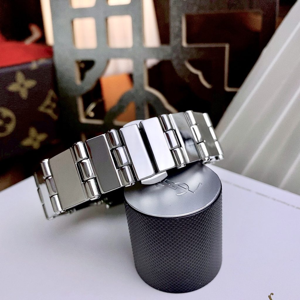 Đồng hồ Gucci Ladies 600L nữ mặt trắng Like auth 23mm