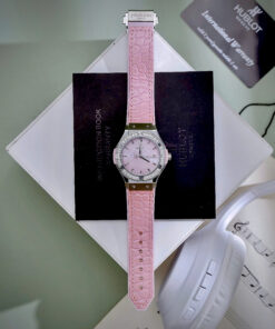Đồng hồ Hublot Classic Fusion nữ đính đá mặt số xà cừ hồng Fake máy Nhật 33mm (2)