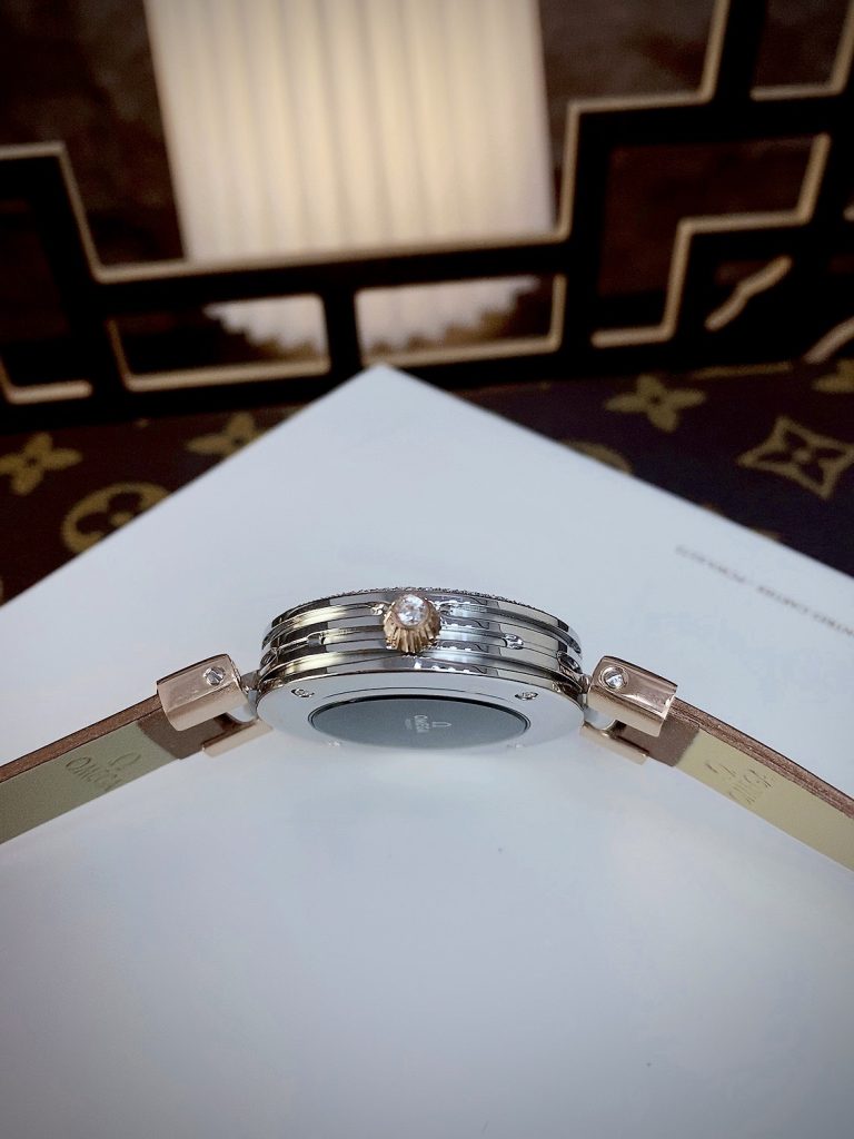 Đồng hồ Omega Deville nữ mặt màu nâu máy Nhật Super Fake 34mm