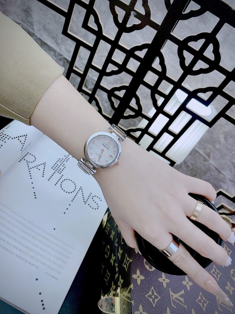 Đồng hồ Omega Ladymatic nữ mặt khảm trai Super Fake 34mm