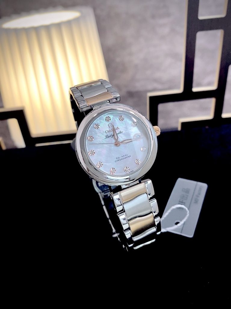 Đồng hồ Omega Ladymatic nữ mặt khảm trai Super Fake 34mm
