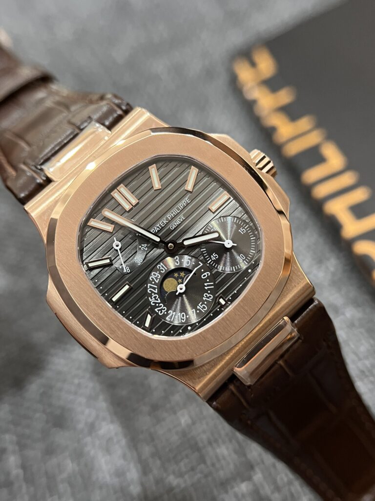 Đồng hồ Patek Philippe Nautilus 5712R Replica 11 màu nâu 40mm