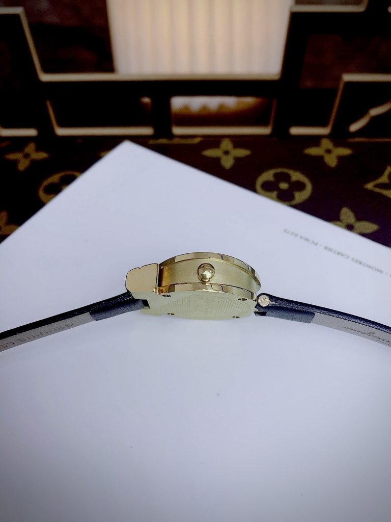 Đồng hồ Slvatore Ferragamo Gancino nữ dây da Super Fake 26mm