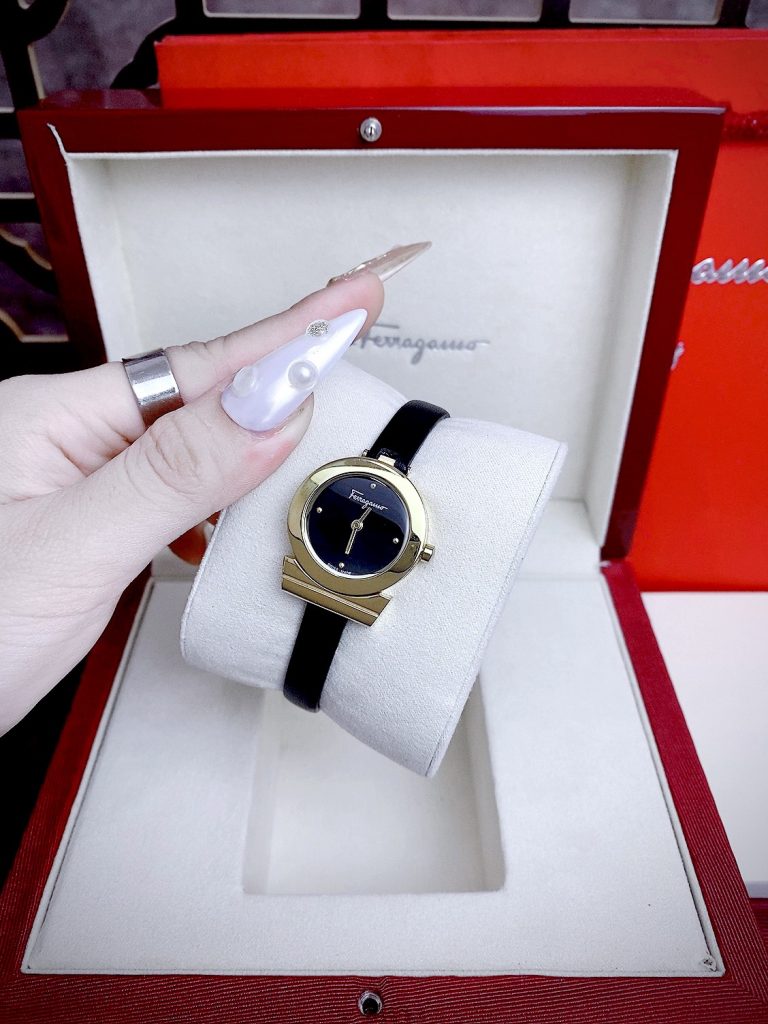 Đồng hồ Slvatore Ferragamo Gancino nữ dây da Super Fake 26mm