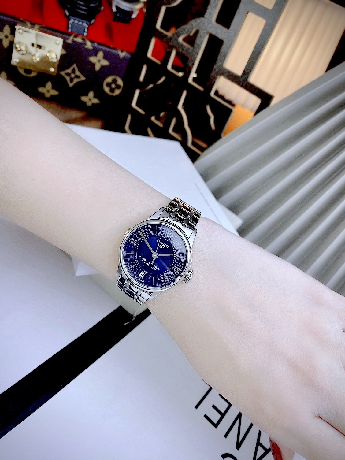 Đồng hồ Tissot Cặp nam nữ Tissot dây kim loại Like Auth 33-42mm (5) Đồng hồ Tissot Cặp nam nữ Tissot dây kim loại Like Auth 33-42mm