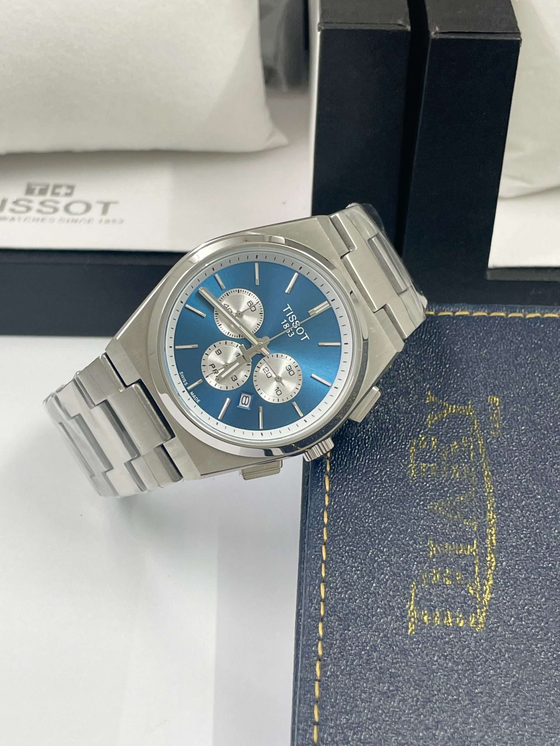 Đồng hồ Tissot nam T137.427.11.041.00 dây kim loại Fake giá rẻ 40mm (6) Đồng hồ Tissot nam T137.427.11.041.00 dây kim loại Fake giá rẻ 40mm
