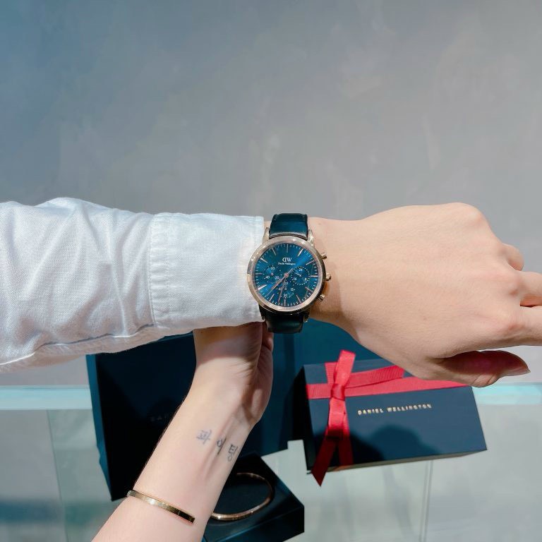 Đồng hồ nam Daniel Wellington Iconic Chrogarph mặt xanh lá Fake giá rẻ 42mm