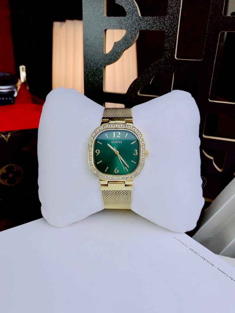 Đồng hồ nữ Guess Tapestry Lady GW0354L5 mặt xanh lá Like auth 32mm