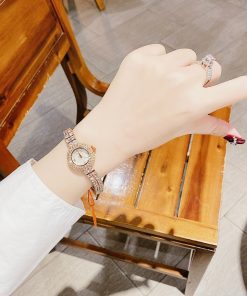 Đồng hồ nữ mặt nhỏ Davena Austria 60858 chính hãng đính đá 28mm