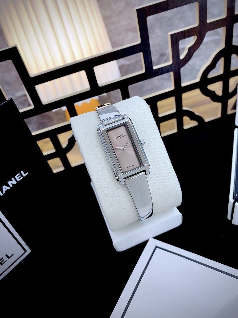 Đồng hồ Gucci Horsebit Bracelet 1500 nữ máy Quartz Japan Like auth 37x21mm