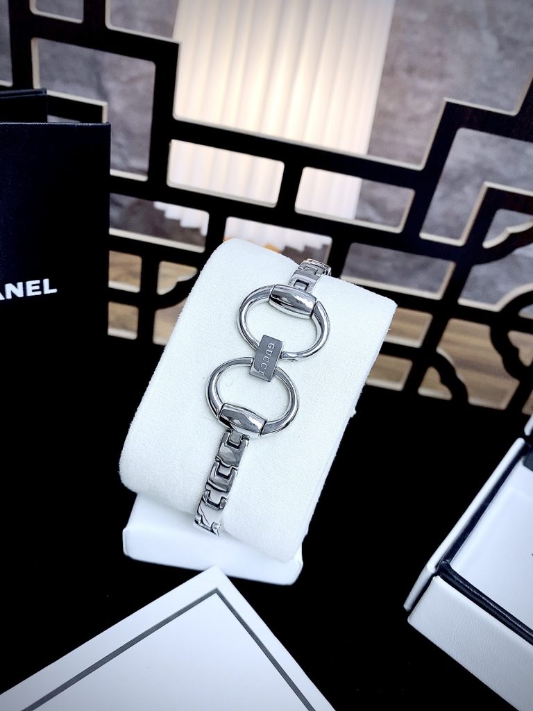 Đồng hồ Gucci Horsebit Bracelet 1500 nữ máy Quartz Japan Like auth 37x21mm