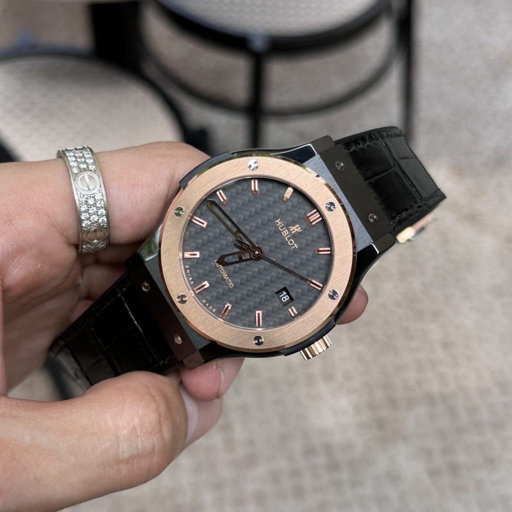 Đồng hồ Hublot chế tác Classic Fusion Ceramic demi mặt carbon JJZ 42mm (1)