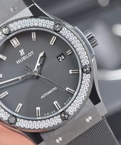 Đồng hồ Hublot chế tác Classic Fusion đính đá vỏ gốm đen 42mm (1)