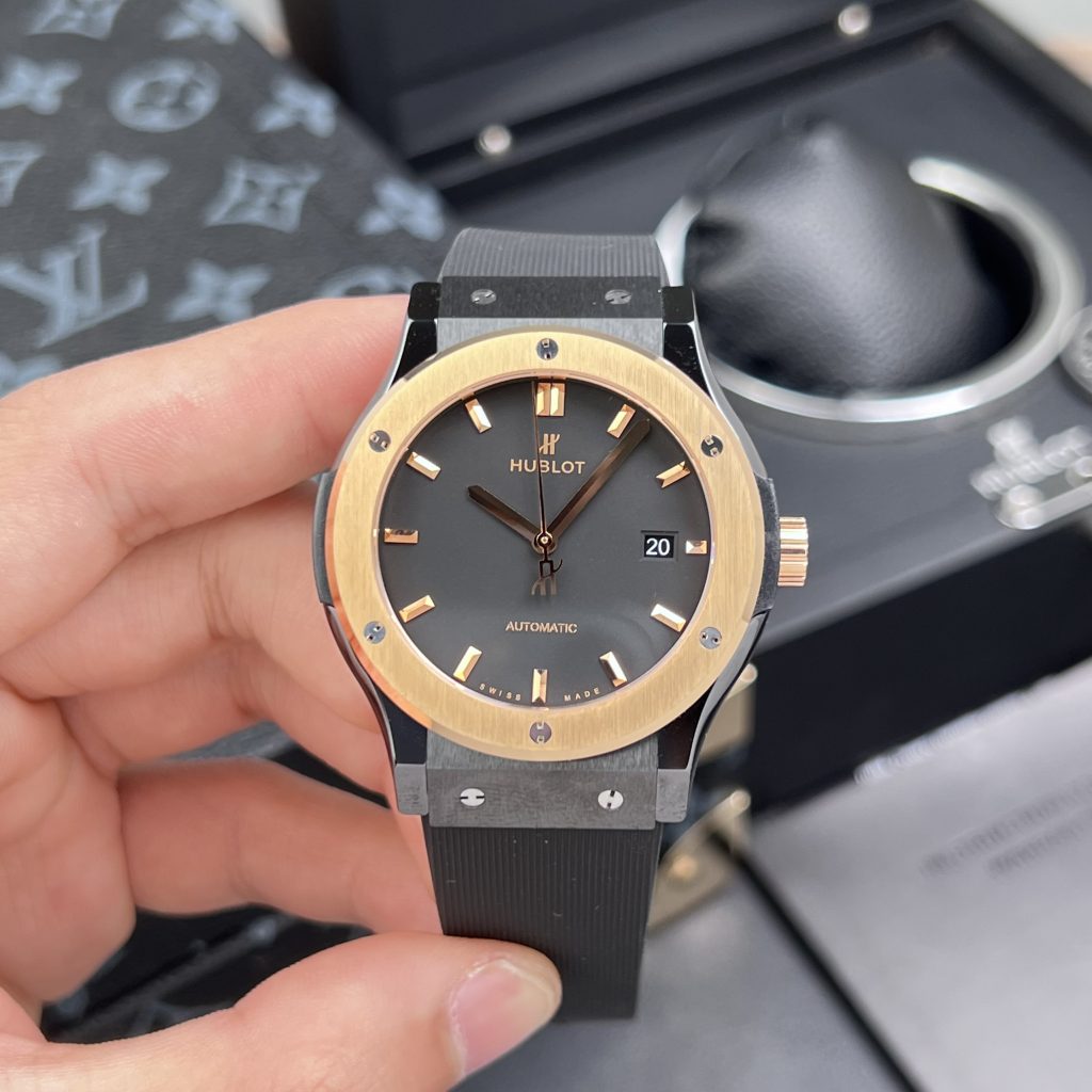 Đồng hồ Hublot chế tác Classic Fusion gốm đen demi vàng hồng JJZ 42mm (1)