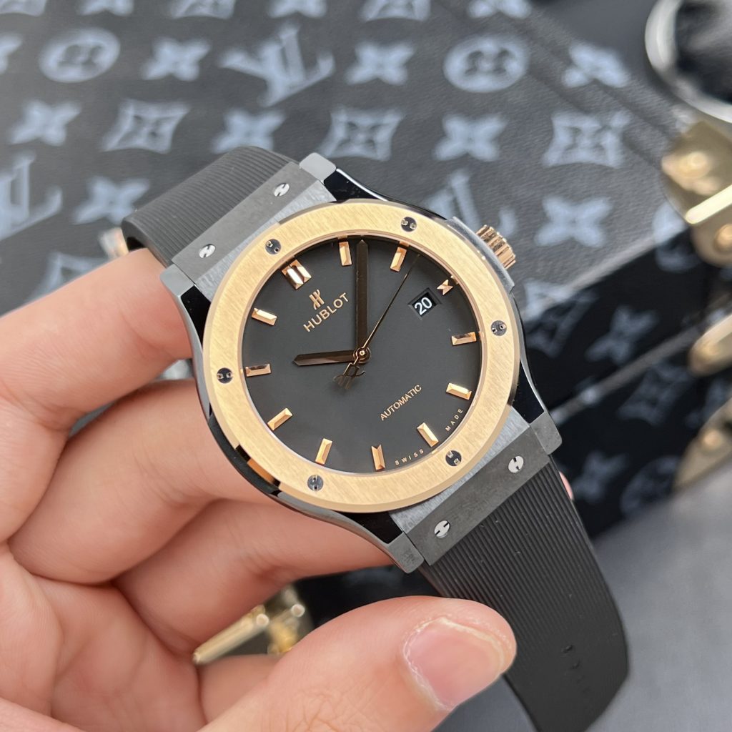 Đồng hồ Hublot chế tác Classic Fusion gốm đen demi vàng hồng JJZ 42mm (1)