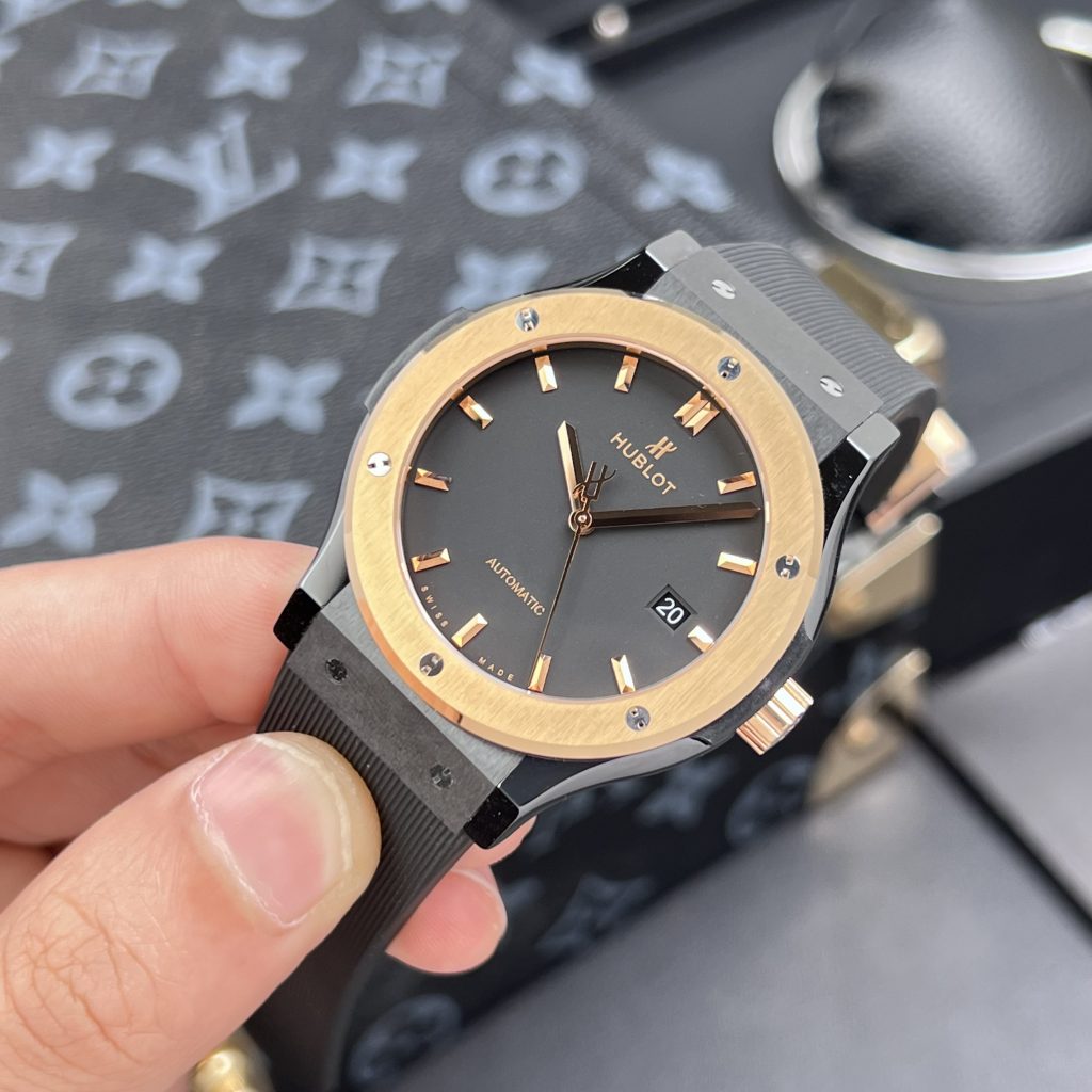 Đồng hồ Hublot chế tác Classic Fusion gốm đen demi vàng hồng JJZ 42mm (1)