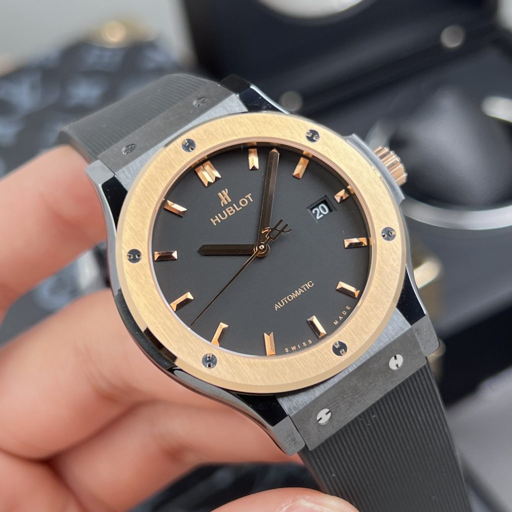 Đồng hồ Hublot chế tác Classic Fusion gốm đen demi vàng hồng JJZ 42mm (1)