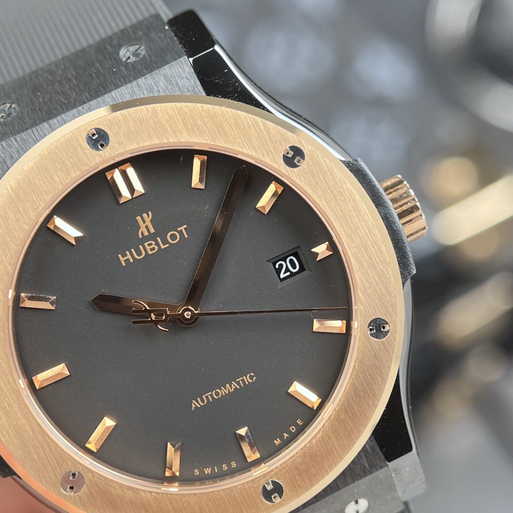 Đồng hồ Hublot chế tác Classic Fusion gốm đen demi vàng hồng JJZ 42mm (1)