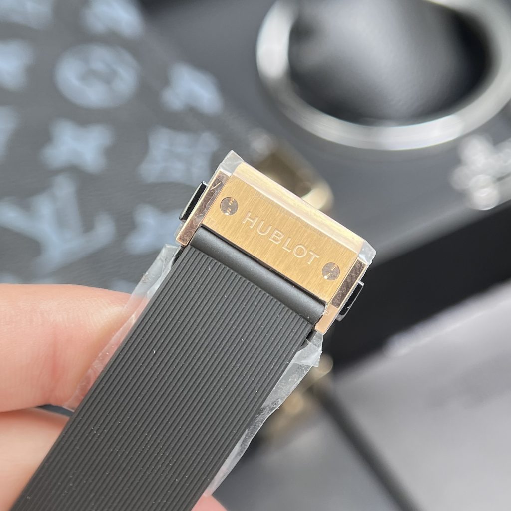 Đồng hồ Hublot chế tác Classic Fusion gốm đen demi vàng hồng JJZ 42mm (1)