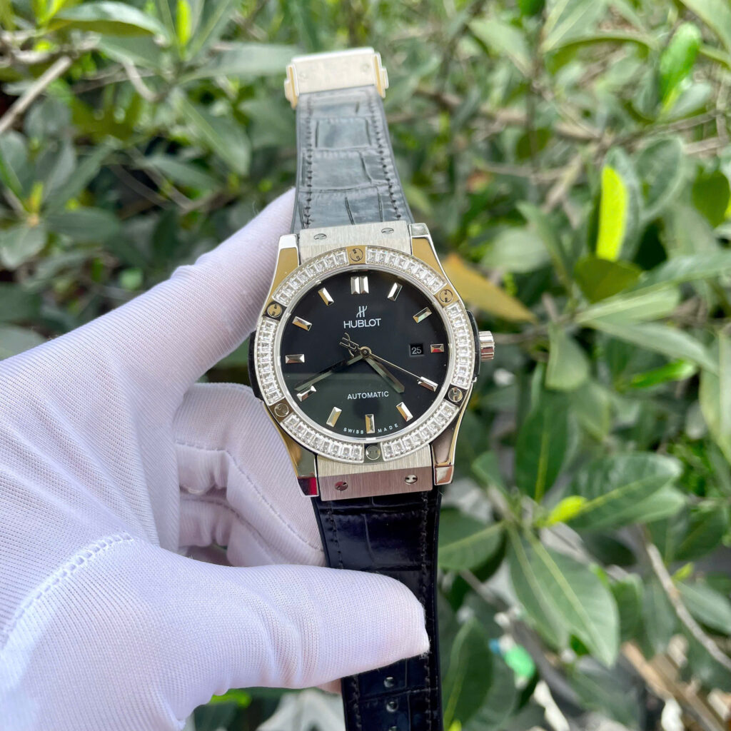 Đồng hồ Hublot nam đính đá baguette máy cơ Automatic Hublot Classic Fusion màu đen 42mm - DWatch