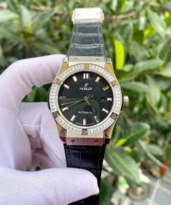 Đồng hồ Hublot nam đính đá baguette máy cơ Automatic Hublot Classic Fusion màu đen 42mm - DWatch