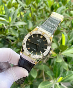 Đồng hồ Hublot nam đính đá baguette máy cơ Automatic Hublot Classic Fusion màu đen 42mm - DWatch