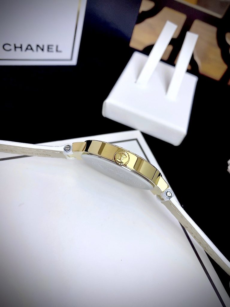 Đồng hồ Like Auth Versace Greca Strap nữ dây da màu trắng 36mm