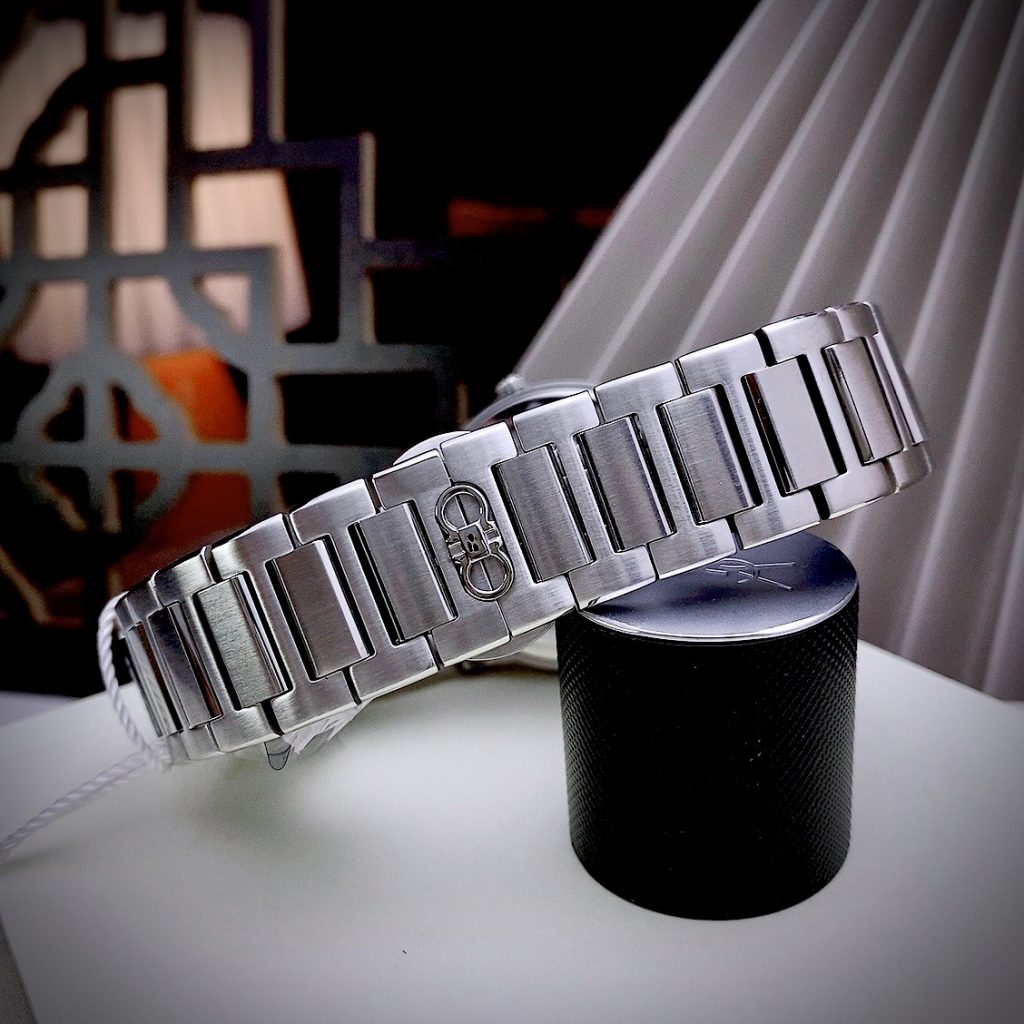 Đồng hồ Salavatore Ferragamo F-80 nam dây kim loại Super Fake 40mm