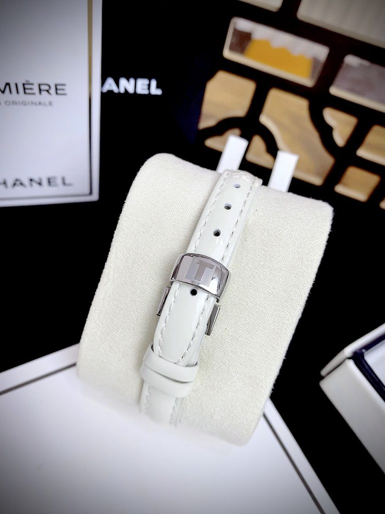 Đồng hồ Tissot Flamingo nữ mặt trắng Fake giá rẻ 29mm