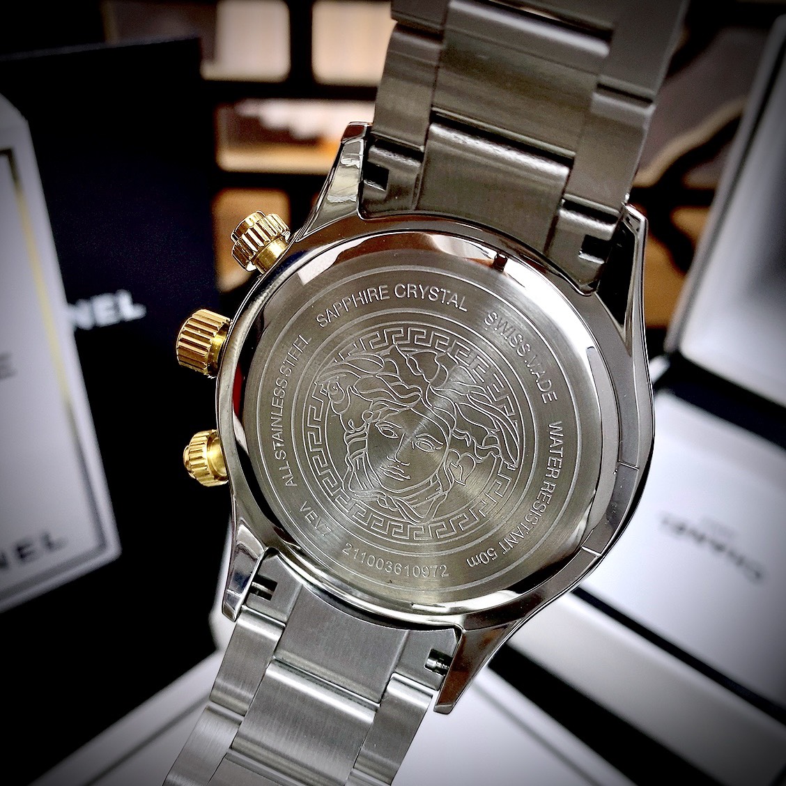 Đồng hồ Versace Chrono Classic VEV700419 dây kim loại nam tính lịch lãm Like auth 44mm (1) Đồng hồ Versace Chrono Classic VEV700419 dây kim loại nam tính lịch lãm Like auth 44mm