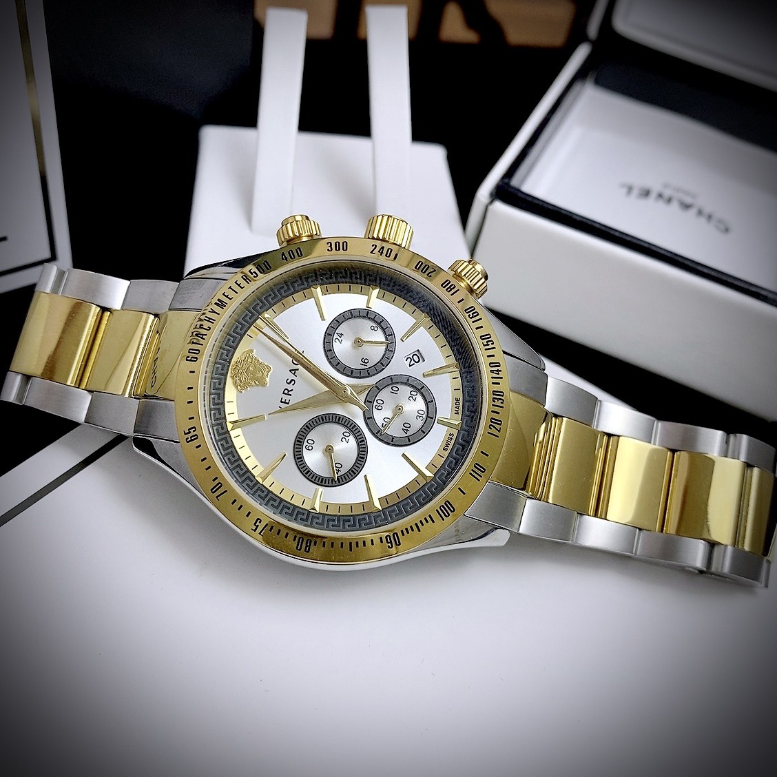 Đồng hồ Versace Chrono Classic VEV700519 nam mặt trắng Like auth 44mm (4) Đồng hồ Versace Chrono Classic VEV700519 nam mặt trắng Like auth 44mm