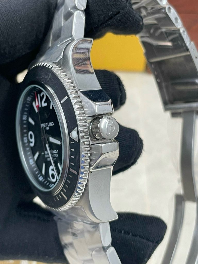 Đồng hồ Breitling Superocean Chronometre nam mặt đen Fake giá rẻ 45mm