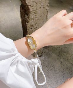 Đồng hồ Fendi Vertical nữ màu vàng Gold đính đá Like Auth 15x30mm