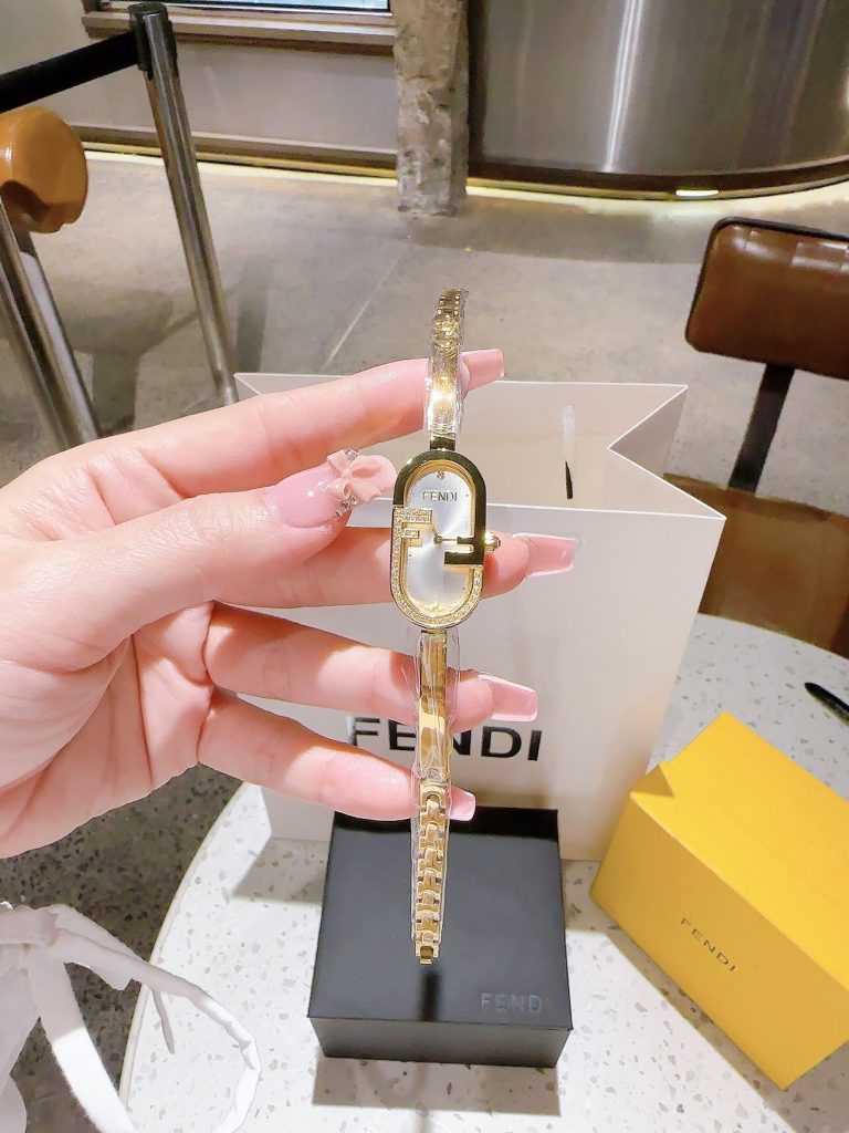 Đồng hồ Fendi Vertical nữ màu vàng Gold đính đá Like Auth 15x30mm