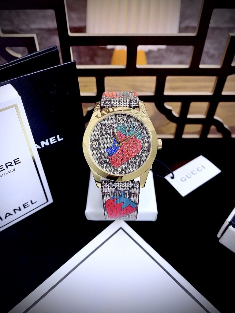 Đồng hồ Gucci G-Timeless nữ hoạ tiết hình quả dâu Like Auth 38mm