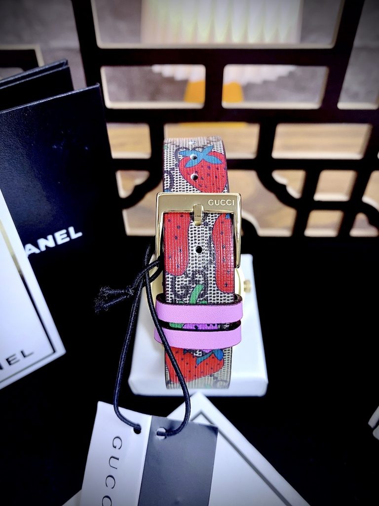 Đồng hồ Gucci G-Timeless nữ hoạ tiết hình quả dâu Like Auth 38mm