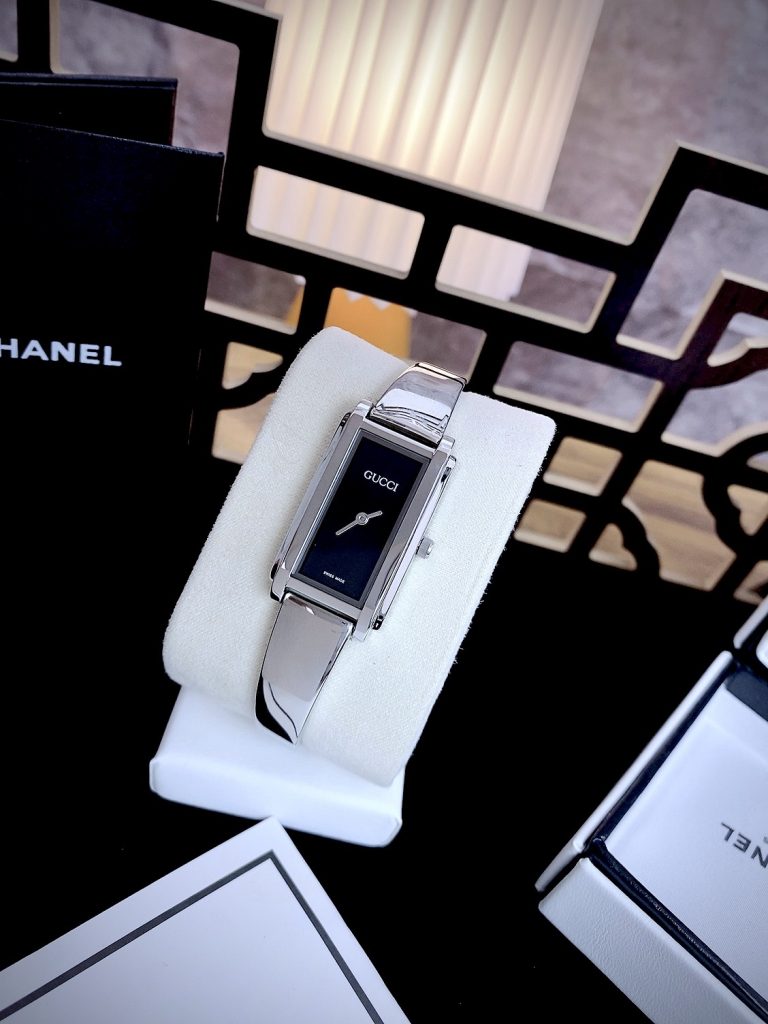 Đồng hồ Gucci Horsebit Bracelet 1500 nữ dây kim loại YA015527 Like Auth 37x21mm