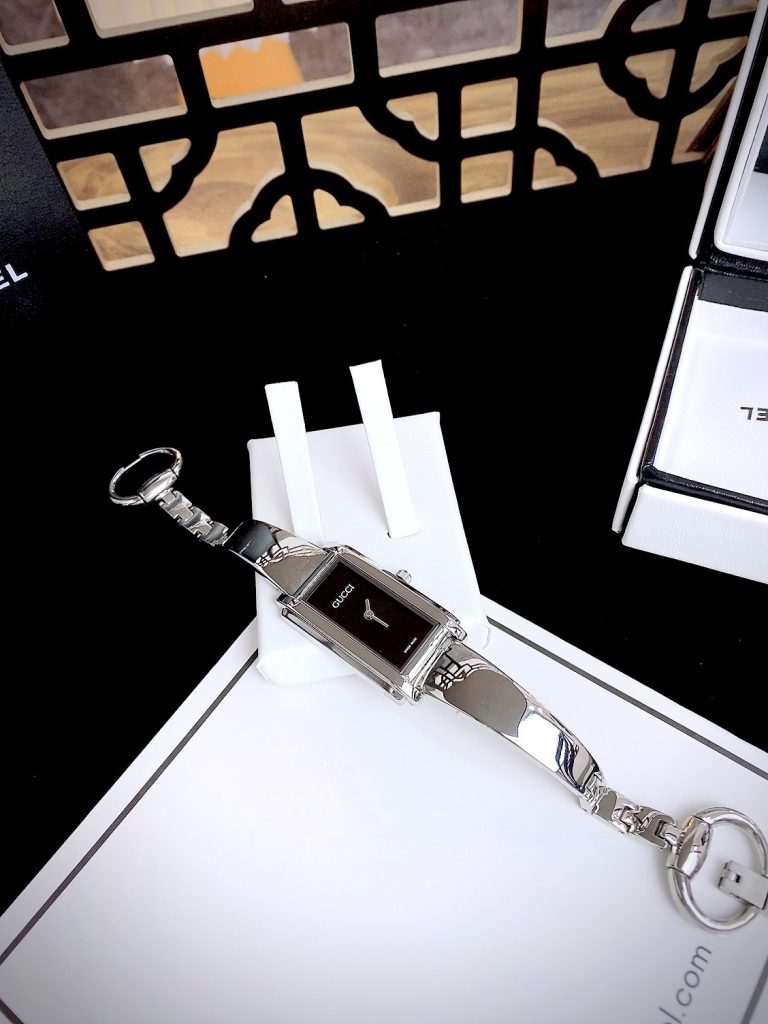 Đồng hồ Gucci Horsebit Bracelet 1500 nữ dây kim loại YA015527 Like Auth 37x21mm