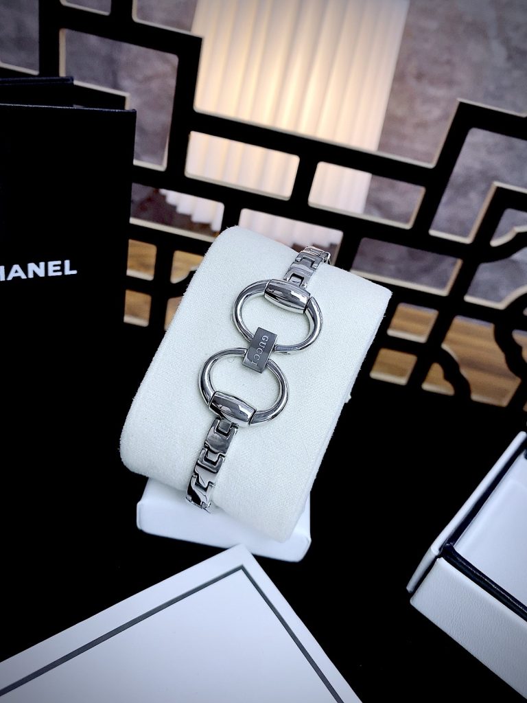 Đồng hồ Gucci Horsebit Bracelet 1500 nữ dây kim loại YA015527 Like Auth 37x21mm