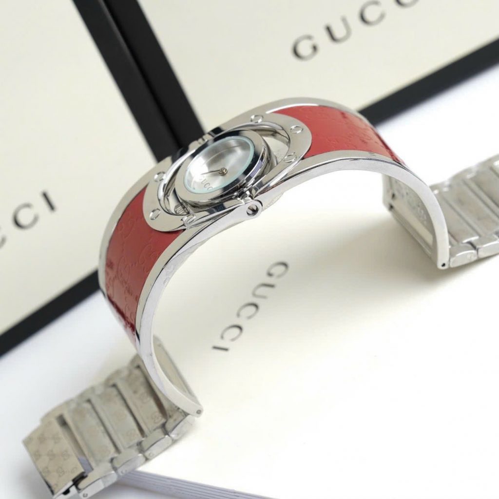 Đồng hồ Gucci Like Auth màu hồng dạng lắc tay 23 (2)