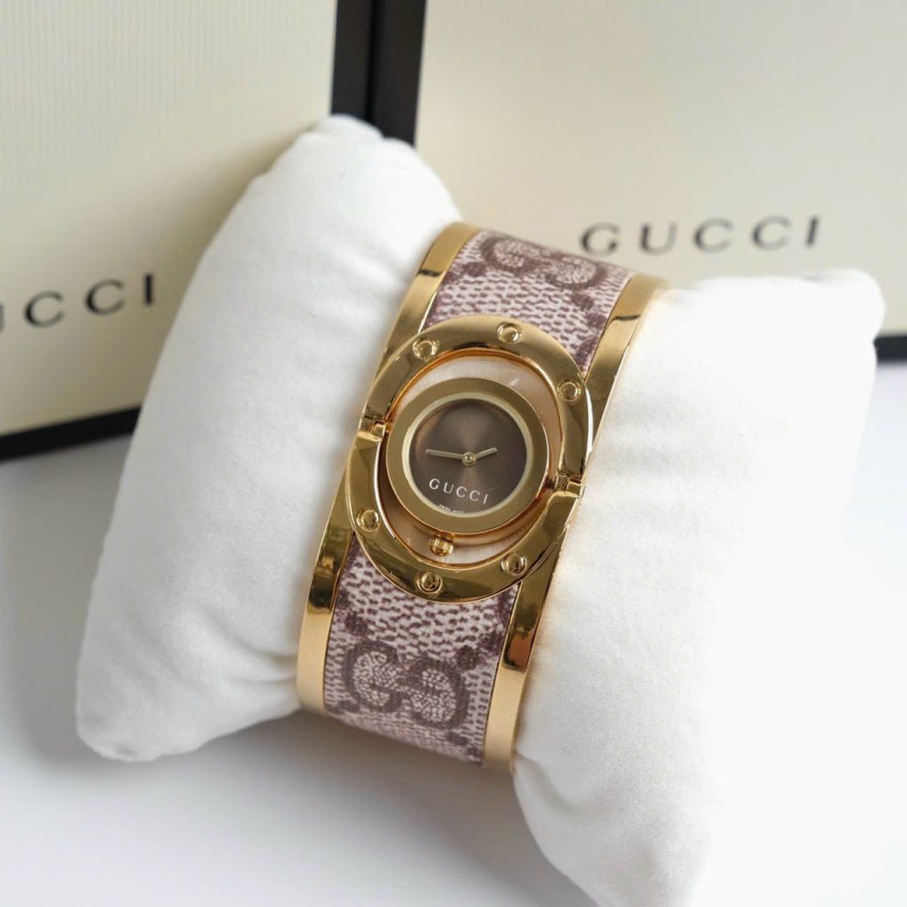 Đồng hồ Gucci nữ dạng lắc tay màu vàng sang trọng mặt nâu 23 (2)