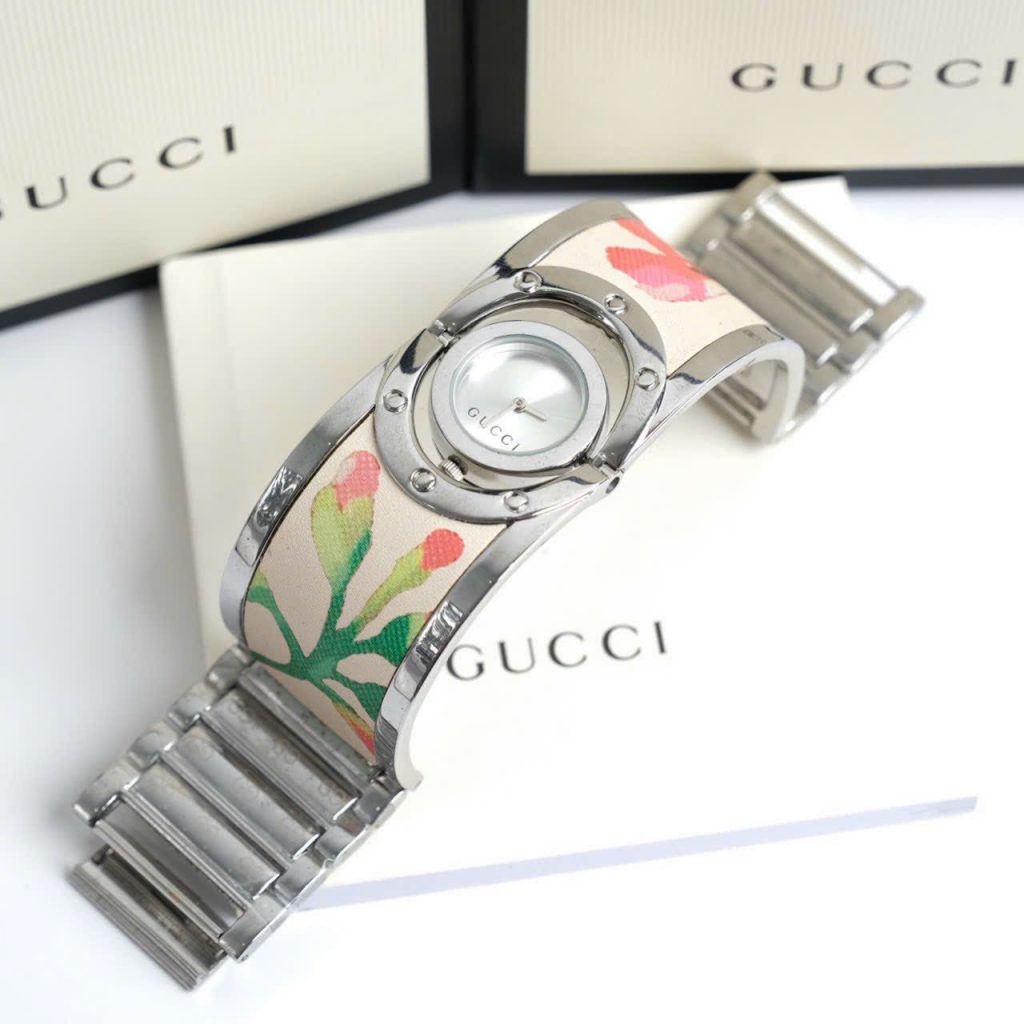 Đồng hồ Gucci nữ siêu cấp họa tiết hoa lá dạng lắc tay 23 (1)