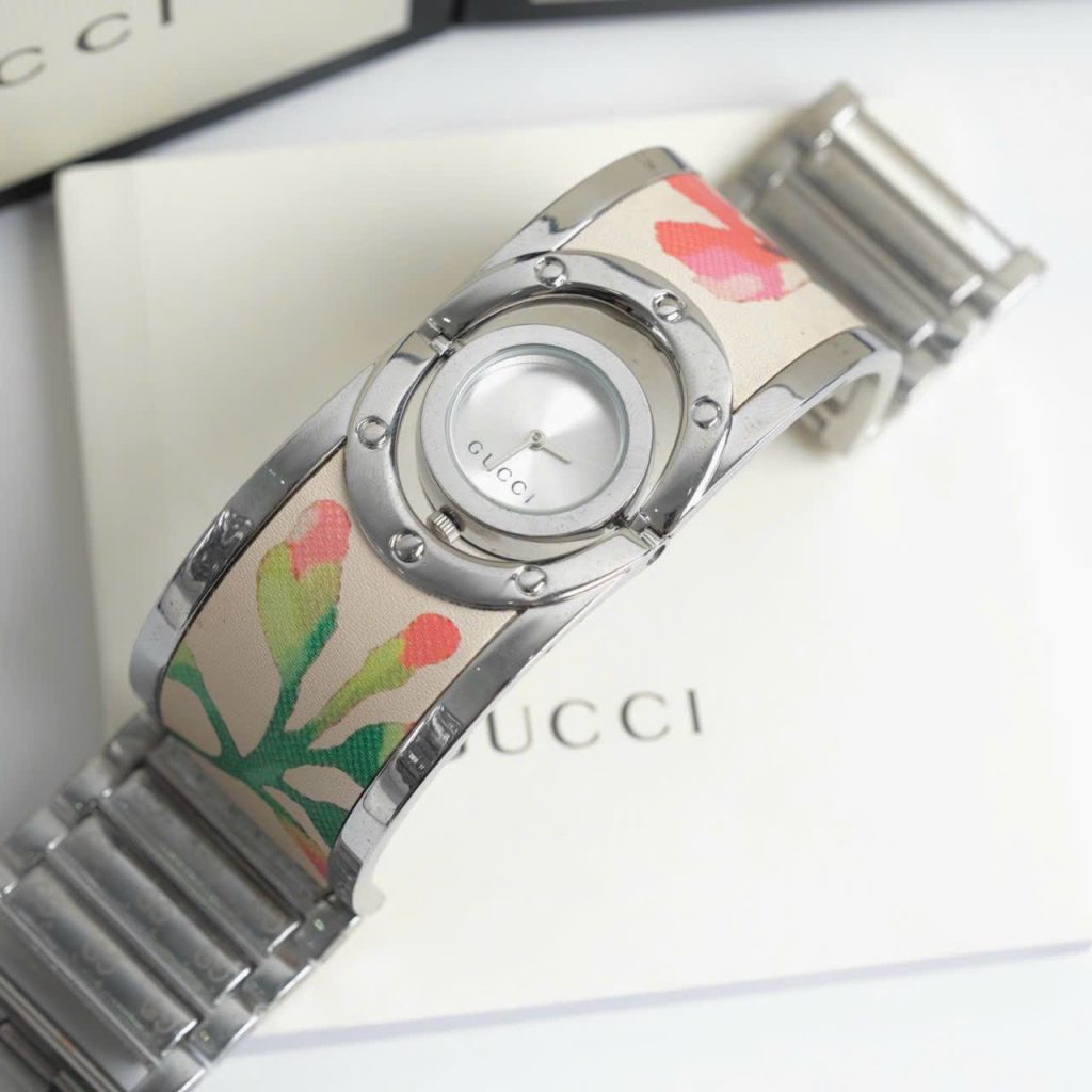 Đồng hồ Gucci nữ siêu cấp họa tiết hoa lá dạng lắc tay 23 (1)